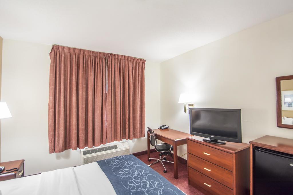 Comfort Suites Rochester Henrietta University Area Eksteriør billede
