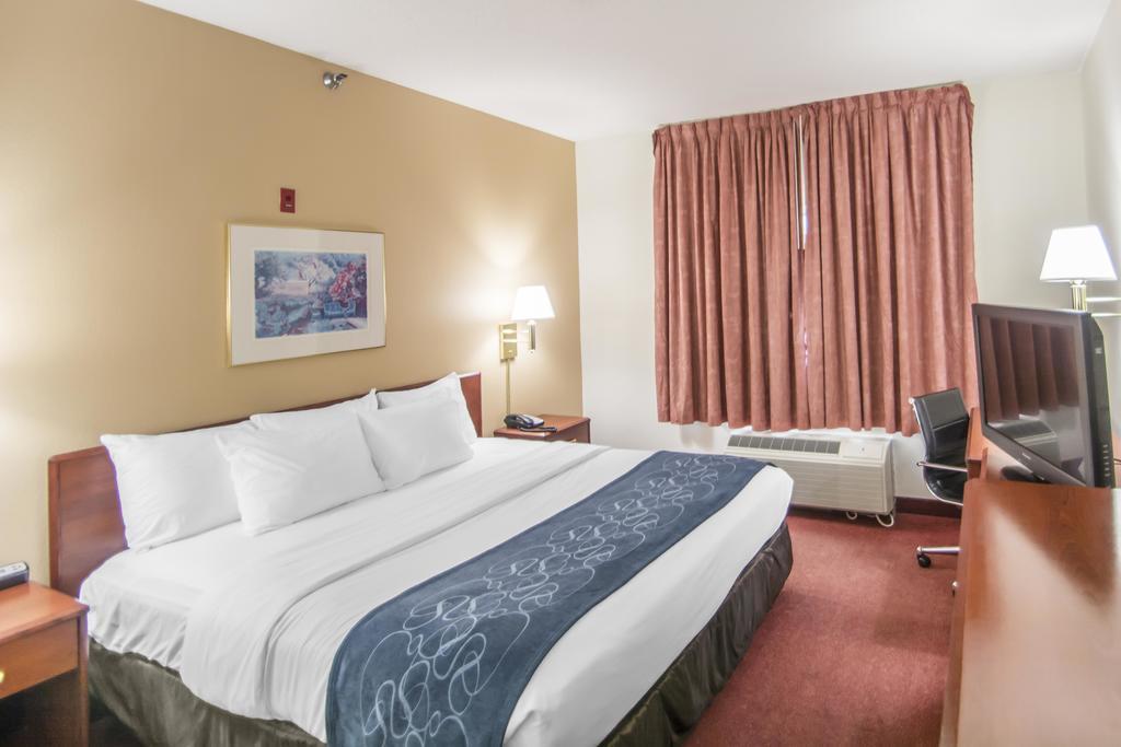 Comfort Suites Rochester Henrietta University Area Eksteriør billede