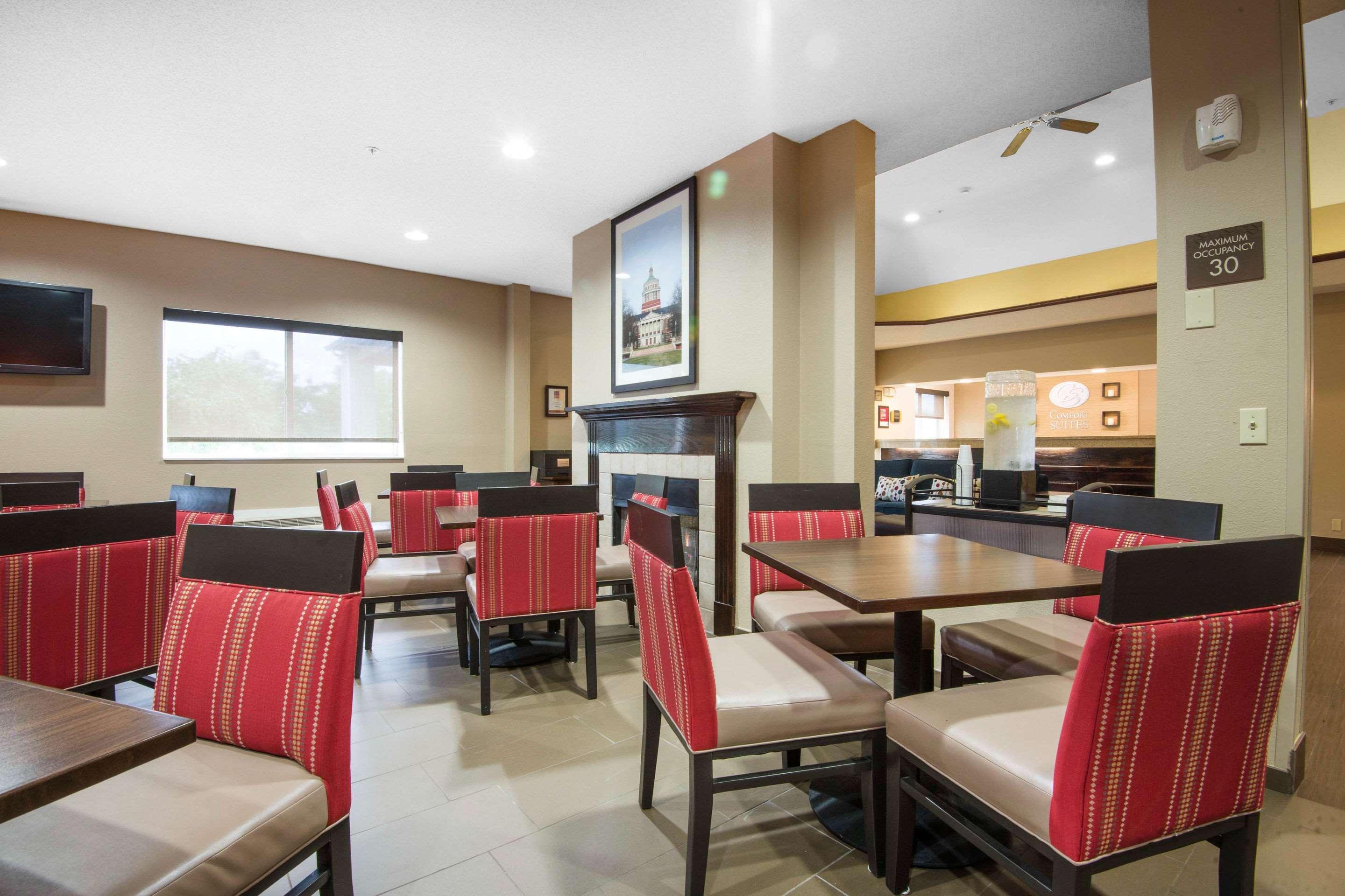 Comfort Suites Rochester Henrietta University Area Eksteriør billede