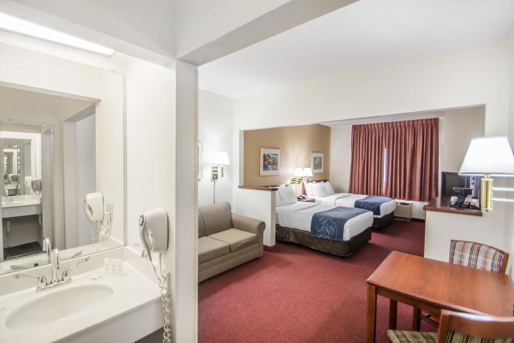 Comfort Suites Rochester Henrietta University Area Eksteriør billede