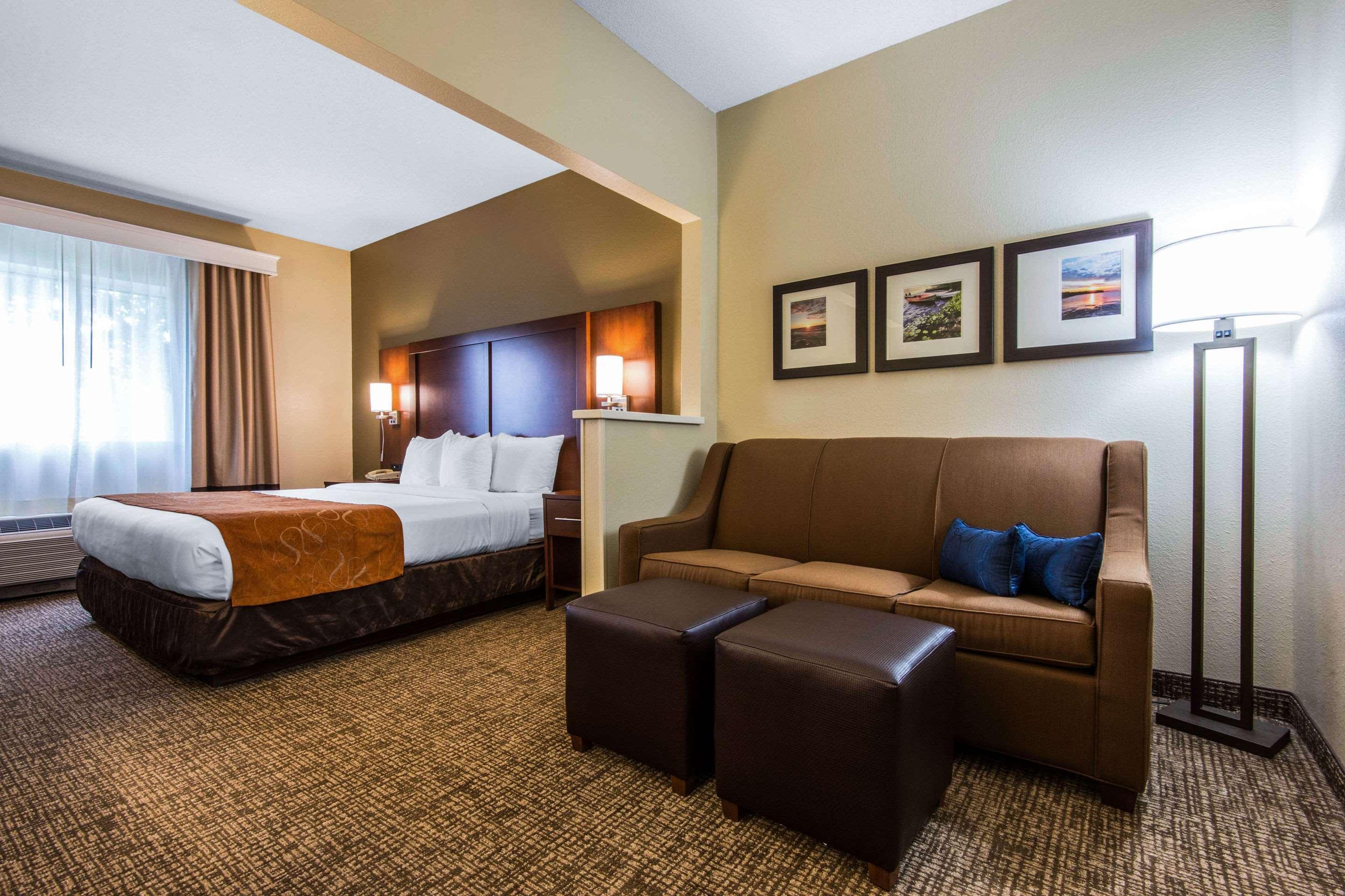 Comfort Suites Rochester Henrietta University Area Eksteriør billede