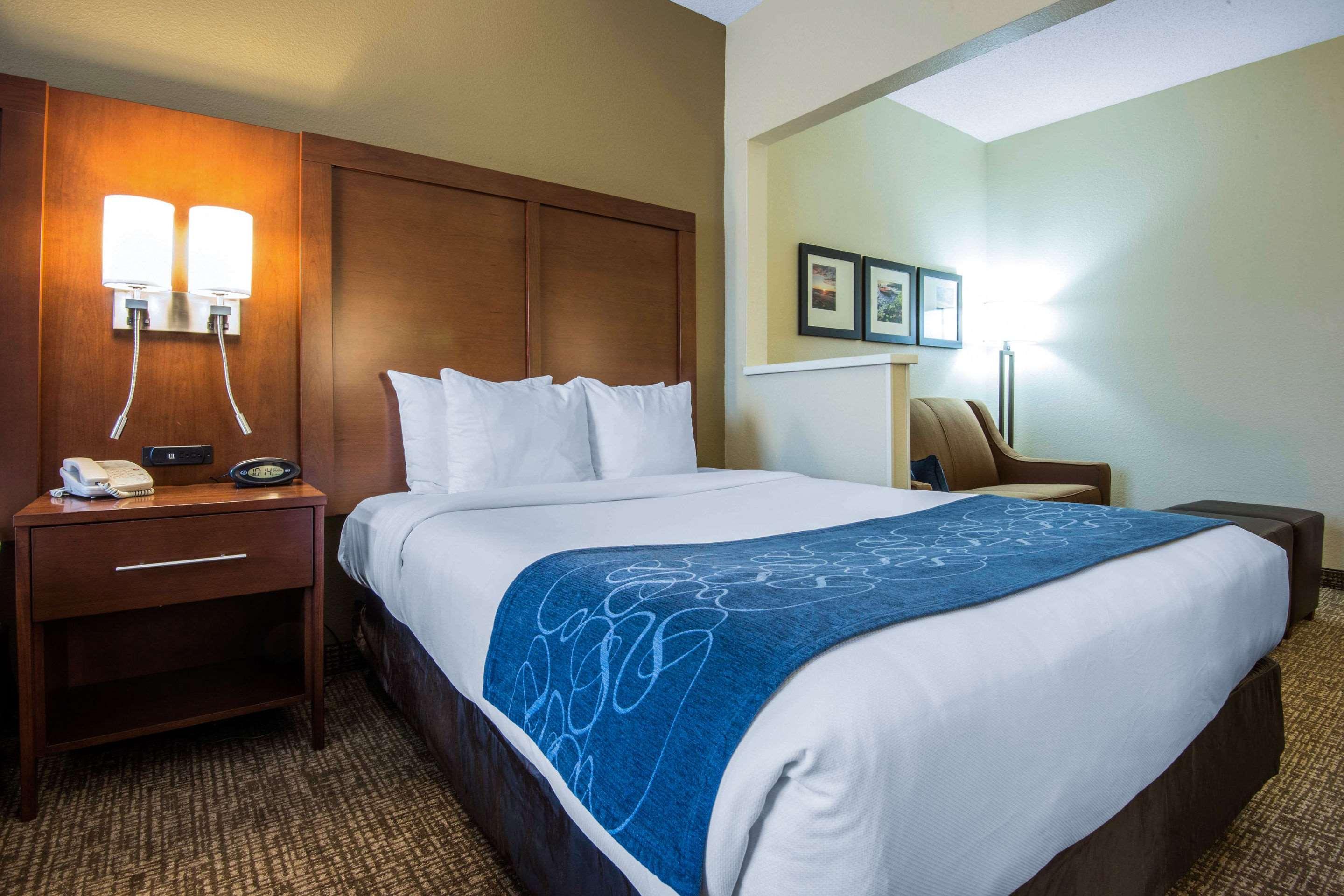 Comfort Suites Rochester Henrietta University Area Eksteriør billede