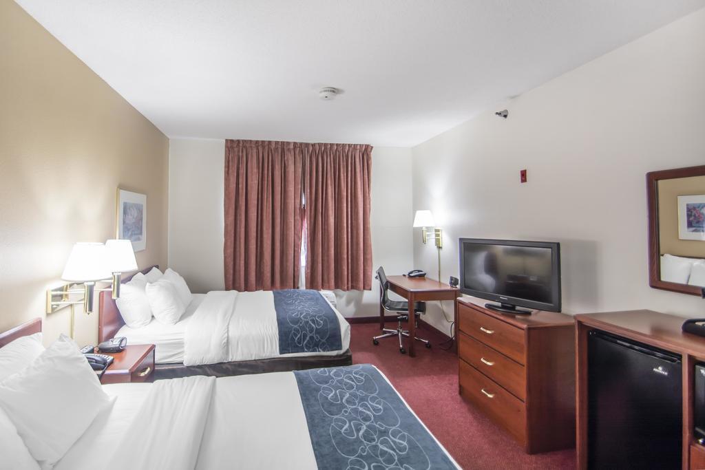 Comfort Suites Rochester Henrietta University Area Eksteriør billede