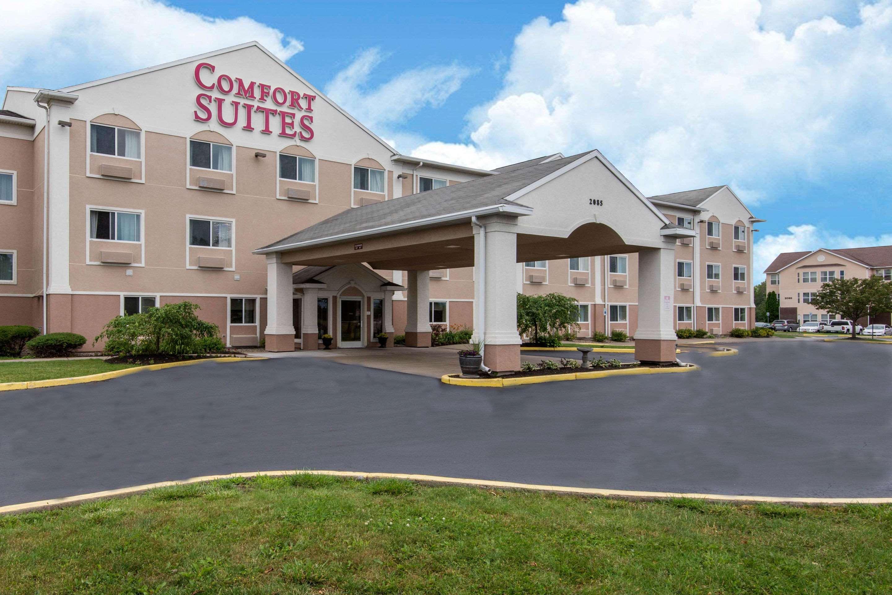 Comfort Suites Rochester Henrietta University Area Eksteriør billede