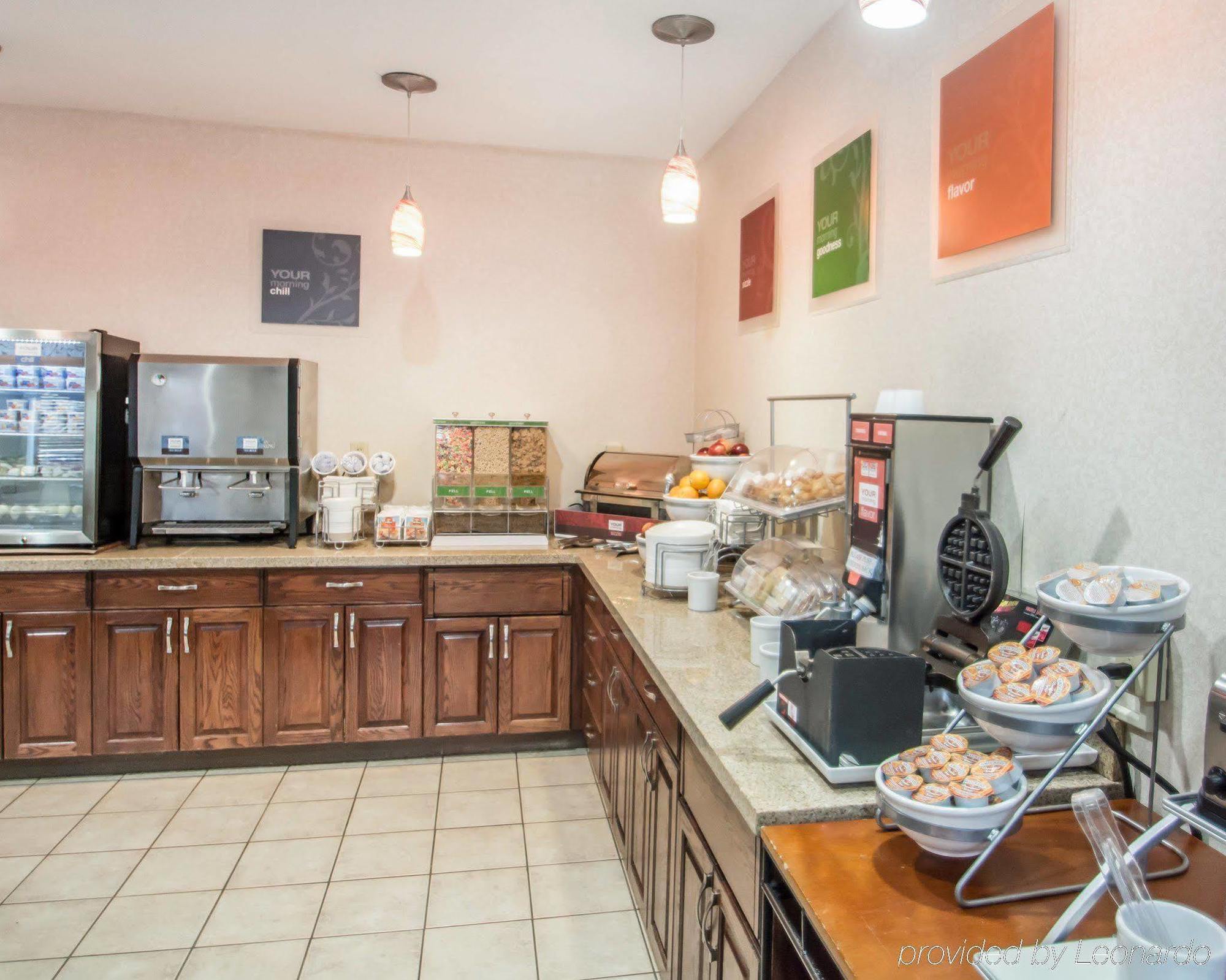 Comfort Suites Rochester Henrietta University Area Eksteriør billede