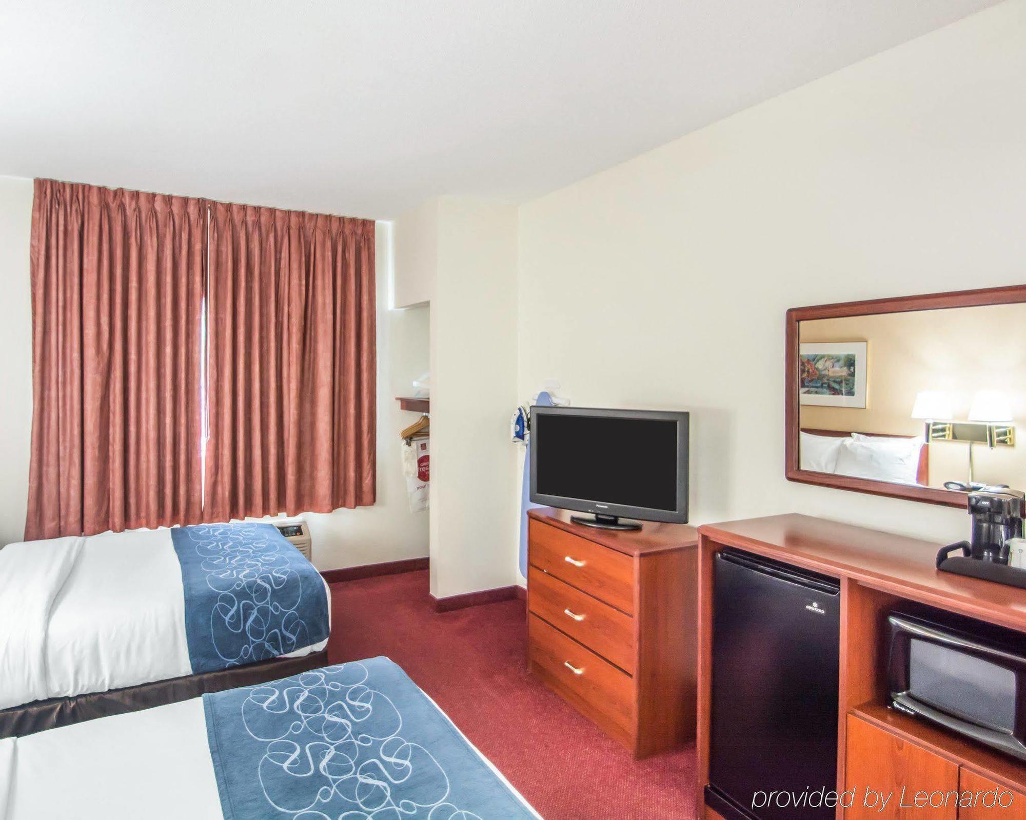 Comfort Suites Rochester Henrietta University Area Eksteriør billede